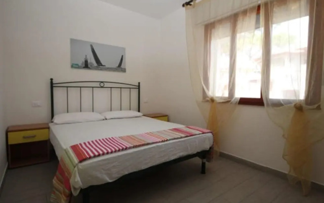 Charming Apartment With AC, Garden and Parking