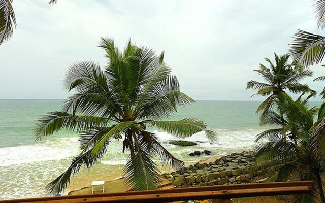 Fabhotel Wateredge Beach Resort