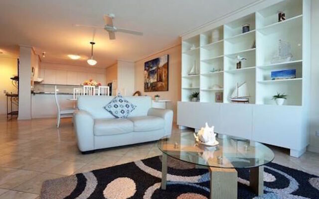 Clubb Coolum Beach Resort