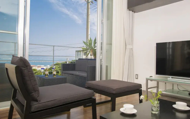 Resort House Plus One