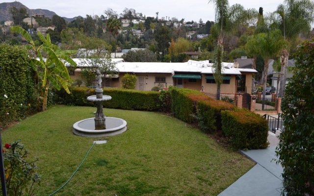 Mini Mansion in Hollywood Hills