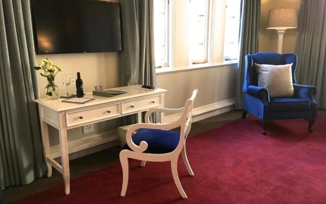 Rand Club Suites