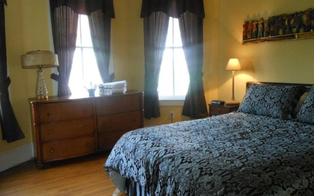 Miss Helens Guesthouse