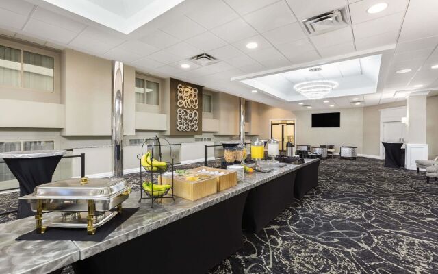 Clarion Inn Des Moines Airport