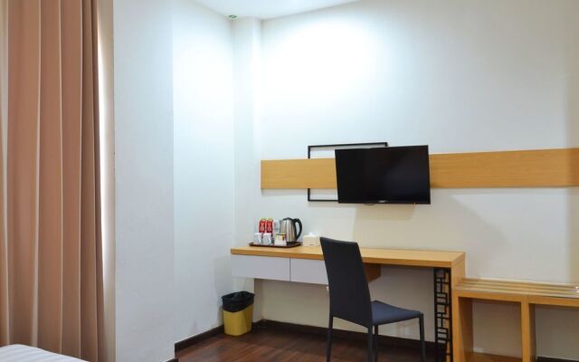 ZEN Rooms Basic Kedung Sari Wonorejo