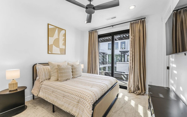 Sunny Days 7 Bedroom Home