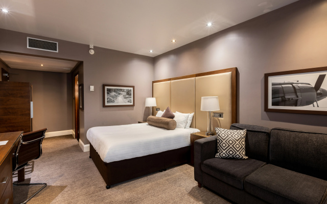 Sandman Signature London Gatwick Hotel