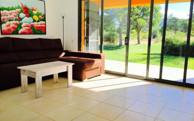 House With 2 Bedrooms in Mont-roig del Camp, With Pool Access and Terr