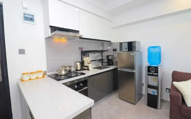 Lux Suites City Oasis Apartments