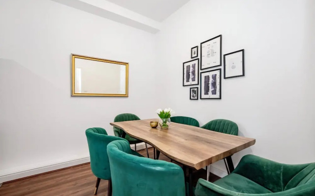Beautiful Flat Near the Center 11 min