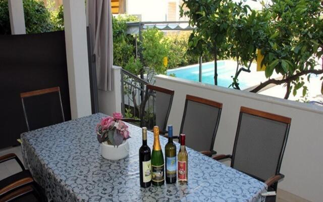 Boris - With Pool - A1