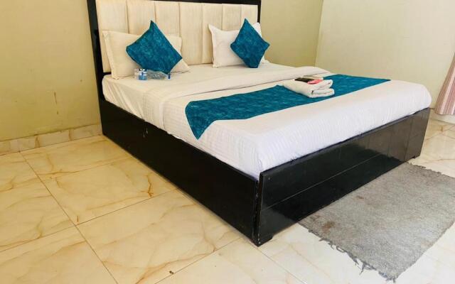 OYO Flagship 80585C Hotel Kings Stay