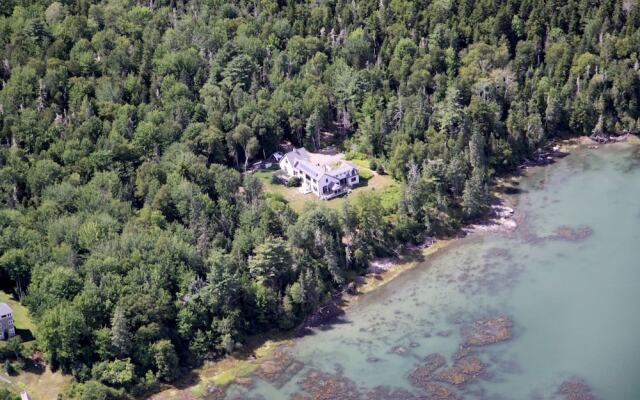 Three Pines Bed and Breakfast