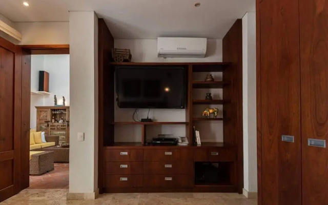 Luxury Apartment– Private Pool & Rooftop Jacuzzi