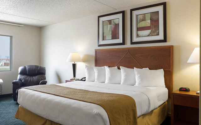 Baymont by Wyndham Jamestown Conference Center & Water Park