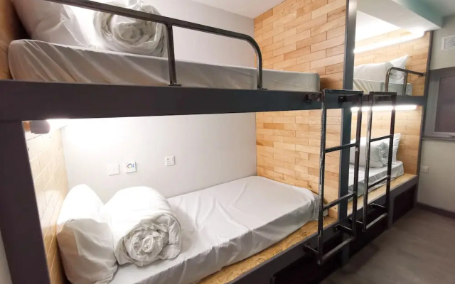 Cwtsh Hostel