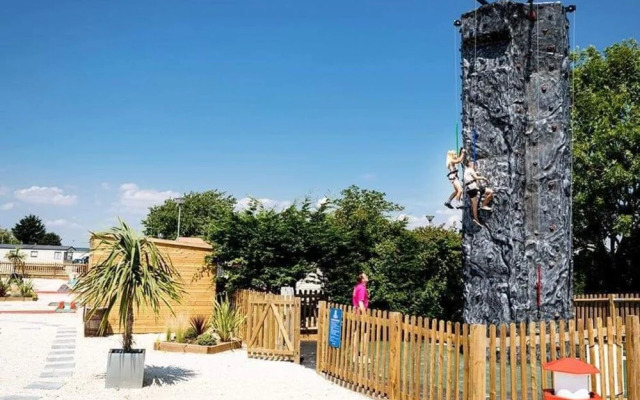 St Osyth- Sleeps8-freeparking-wifi-holidaypark