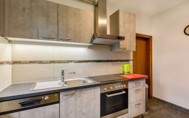 House Riki Bruck