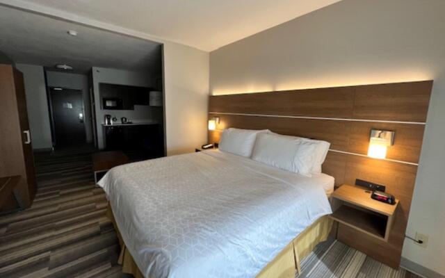 Holiday Inn Express Hotel & Suites Edmonton South, an IHG Hotel