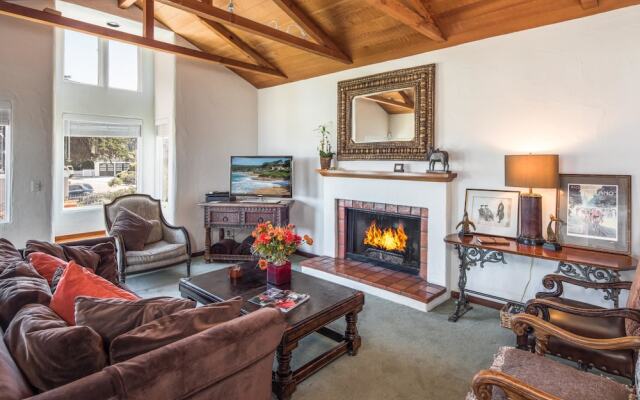 3263 Villa by the Sea