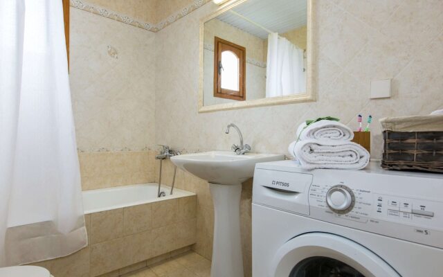 2 Villas Complex, Private Pool, Ideal for Groups!