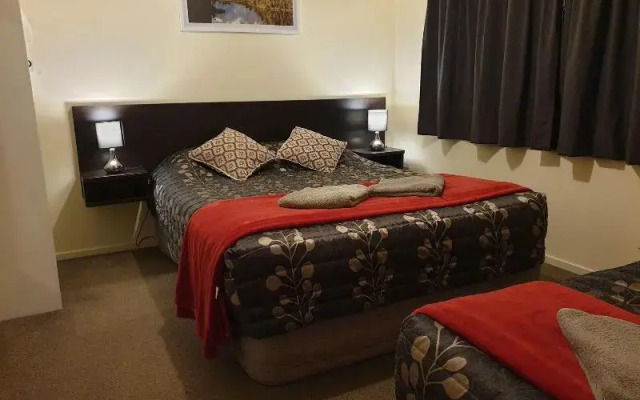 Richmond Motel & Top 10 Holiday Park