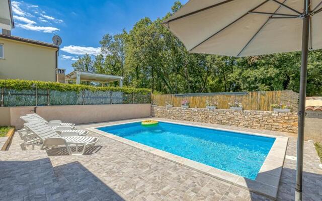 Holiday House Mir
