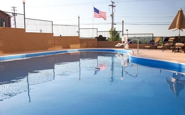 Grand View Inn and Suites