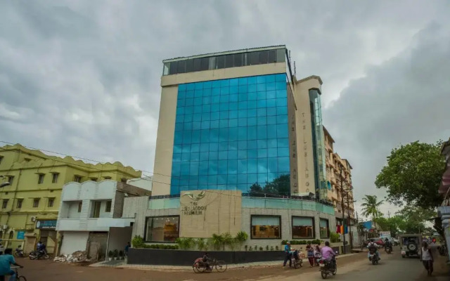 OYO 9265 Blue Lagoon Premium Hotel
