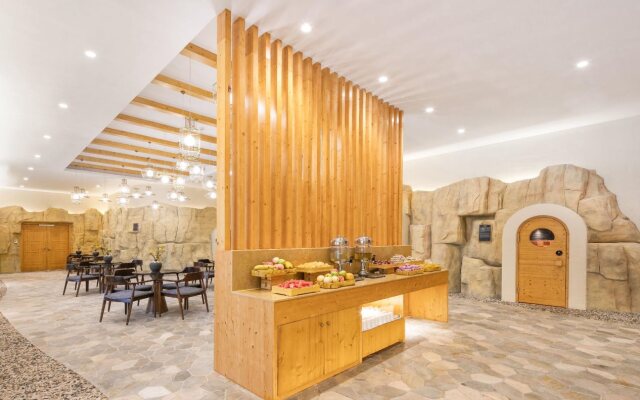 Shaanxi Xinghewan Hotel