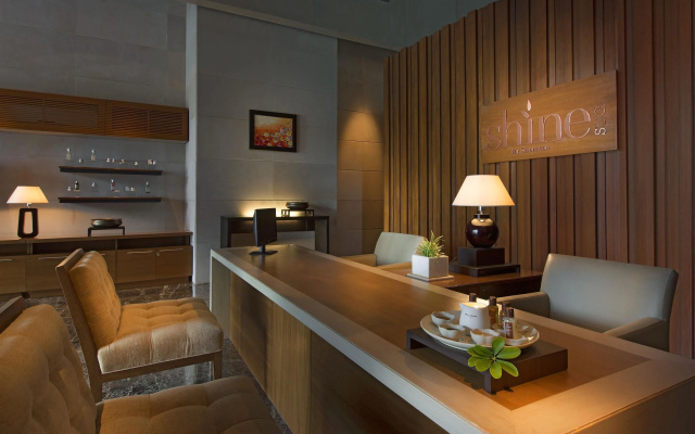 Sheraton Grand Bangalore Hotel at Brigade Gateway