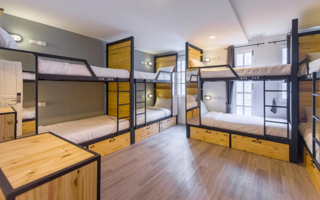 X9Hostel