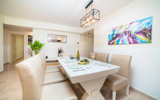 Art Apartment In Mamila - King David Residence