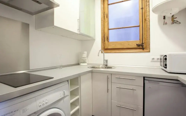 Comfortable Family Apartment With Balcony