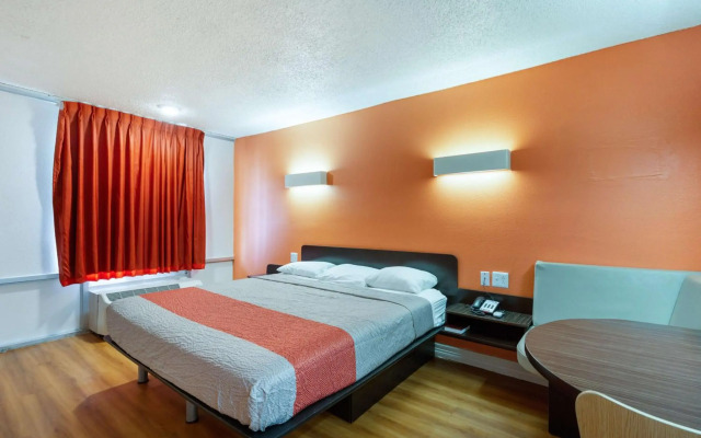 Motel 6 Houston, TX - East