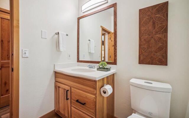 Freeride Haus 3 Bedroom Home by RedAwning