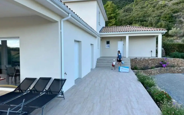 Villa L'esquirrol Vineyard Escape