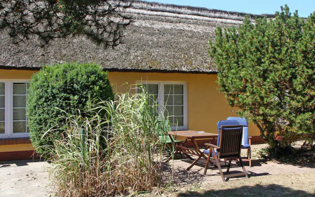 Apartment in Wieck am Darss with garden