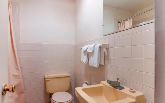 OYO Hotel Dalton PA I-81