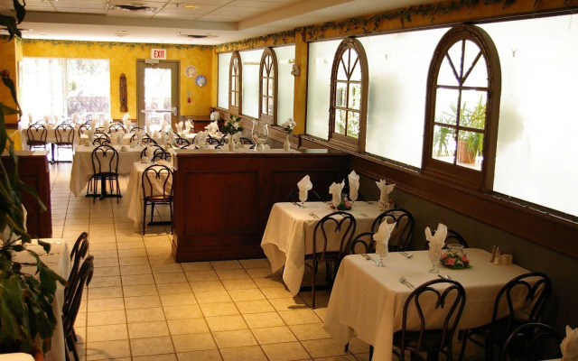The Peninsula Inn