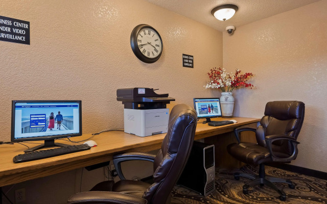 Best Western Plus Bayshore Inn