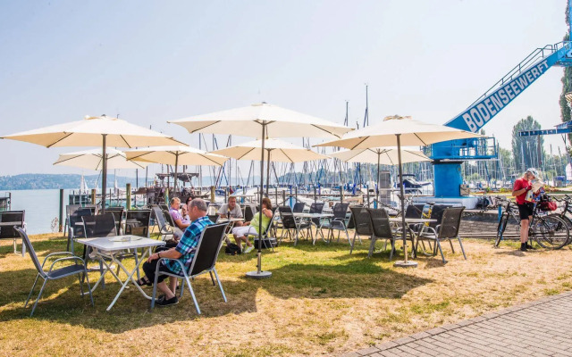 Hotel am Yachthafen