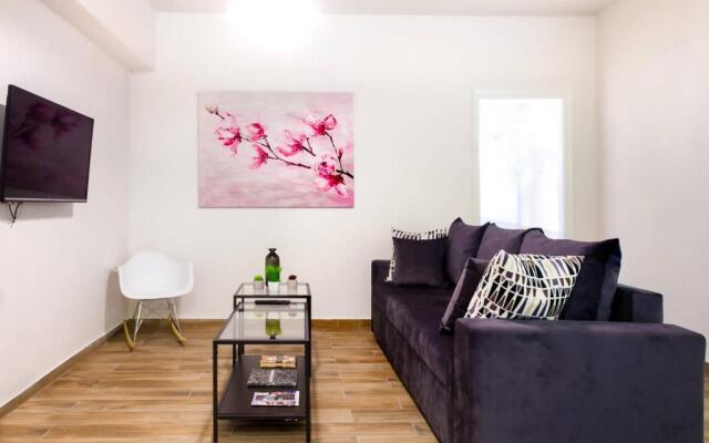 TONI'S 2BD Apartment with Terrace next to Stadium