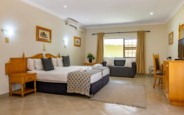 Hotel Numbi and Garden Suites