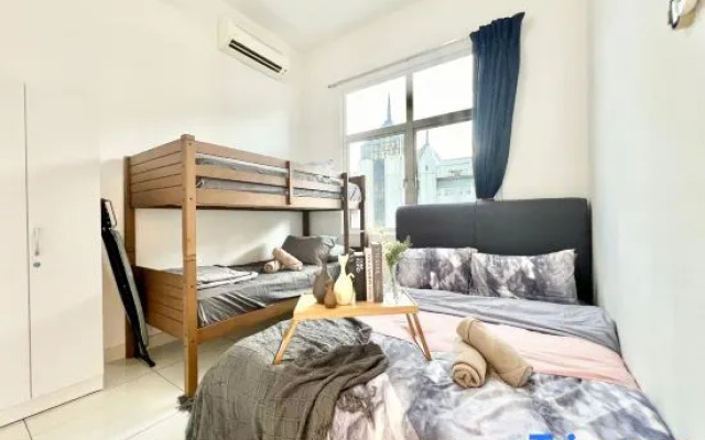 Puchong SkyPod Residence 1-10pax next to IOI Mall Wi-Fi MRT