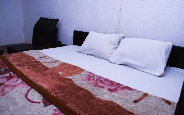 Day By Day Hotel
