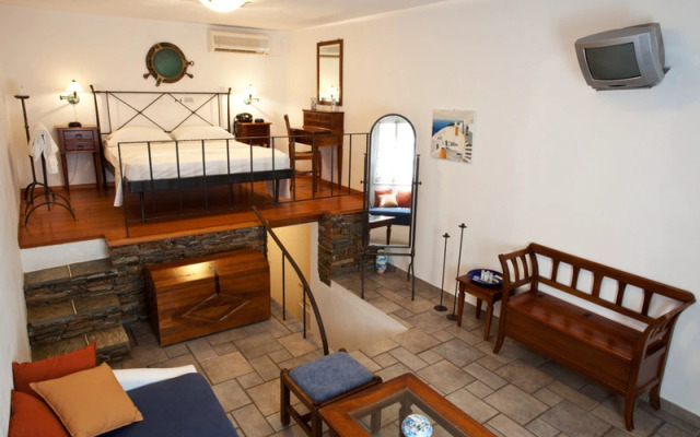 Alexandros Hotel
