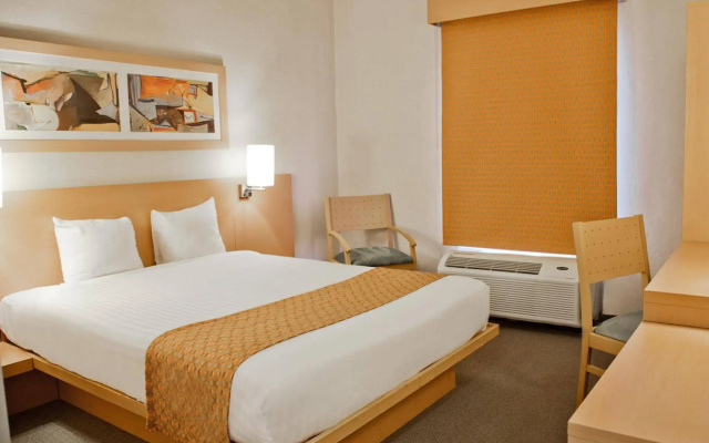 City Express by Marriott Mazatlán