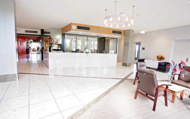 Golden Pebble Hotel