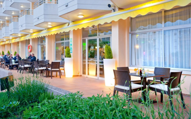 Hotel GHT Oasis Tossa & Spa